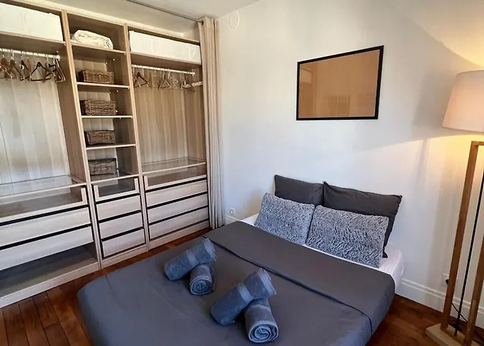 Luxury Flat Tour Eiffel 16e