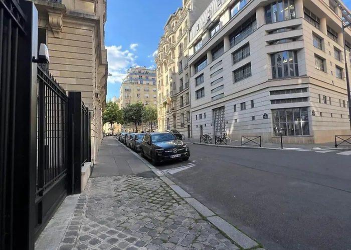 Luxury Flat Tour Eiffel 16e Paris